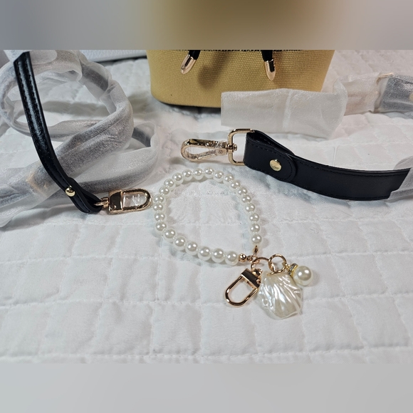 Dior Beautè VIP Crossbody Shoulder Bag NIB With All Accessories - Picture 4 of 16